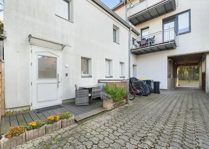 Modernes Am Rhein In Ruhiger Lage