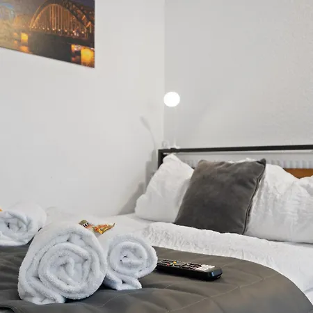 Modernes Am Rhein In Ruhiger Lage *