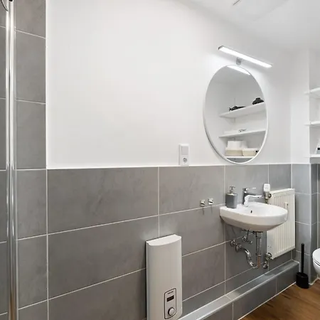 Appartement Modernes Am Rhein In Ruhiger Lage