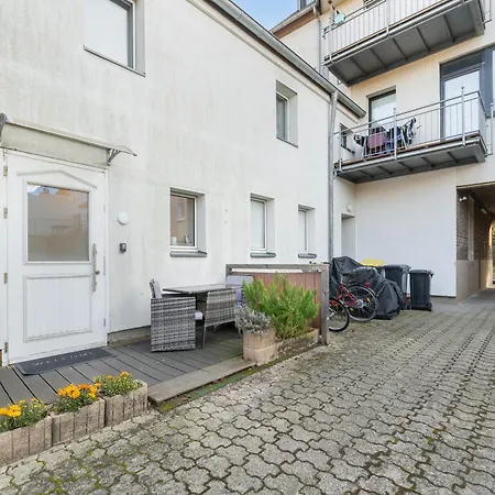 Modernes Am Rhein In Ruhiger Lage