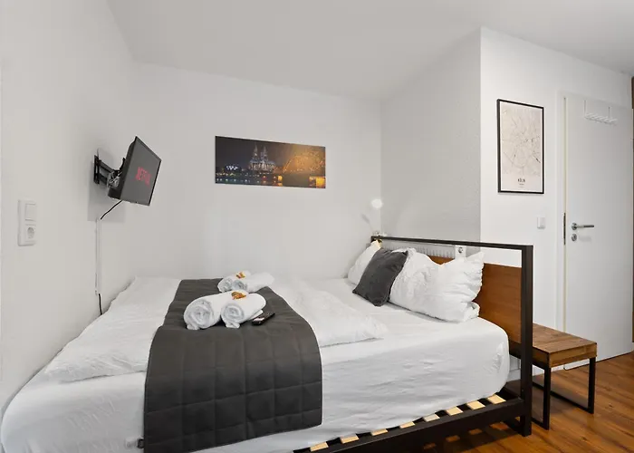 Modernes Am Rhein In Ruhiger Lage Appartement Keulen