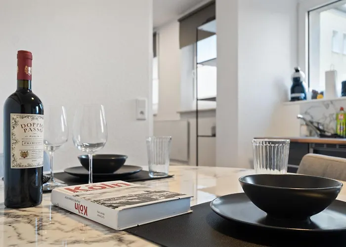 Modernes Am Rhein In Ruhiger Lage